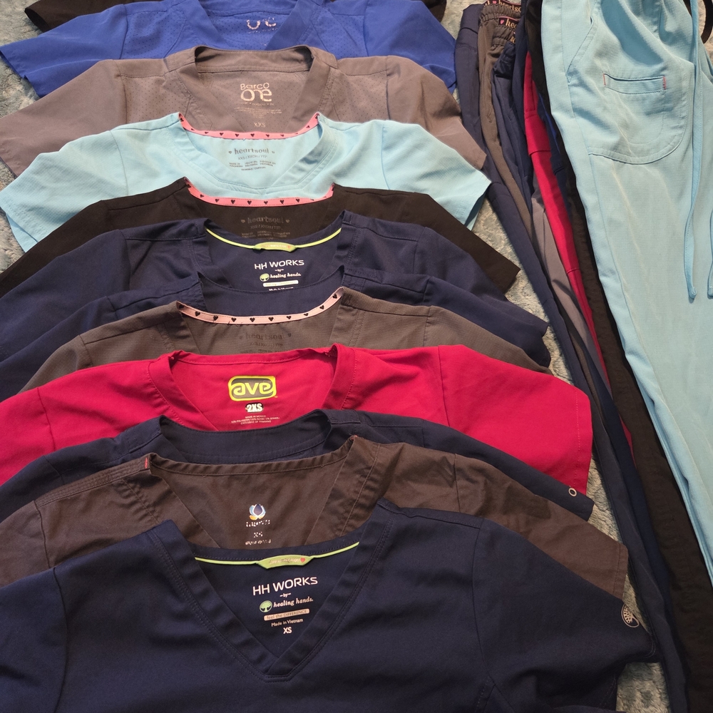 Women's V-Neck Short Sleeve Scrub Top And Pant Set